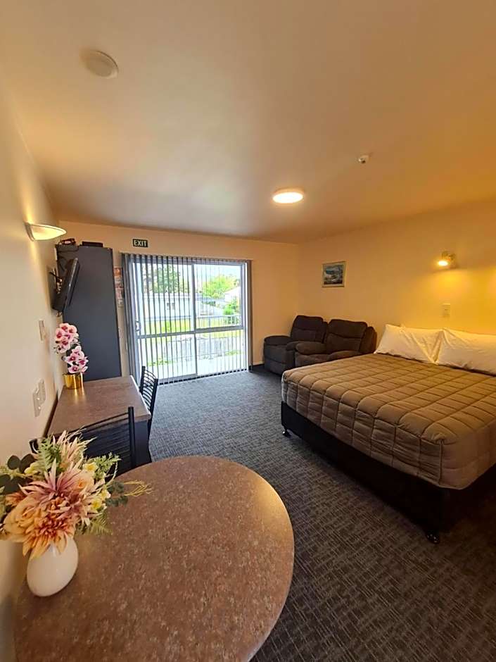 Avenue Heights Motel