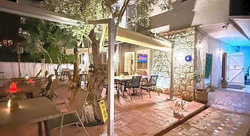 Rebetiko Hotel                                                             
