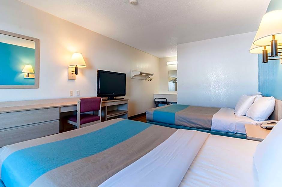 Motel 6-Farmington Hills, MI - Northwest - Farmington Hills