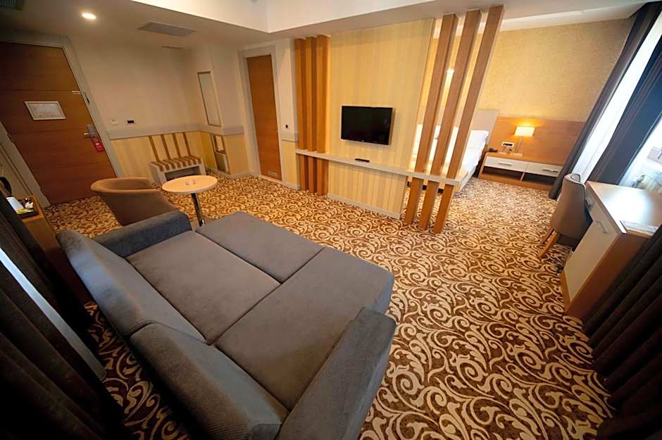 Grand Itimat Hotel