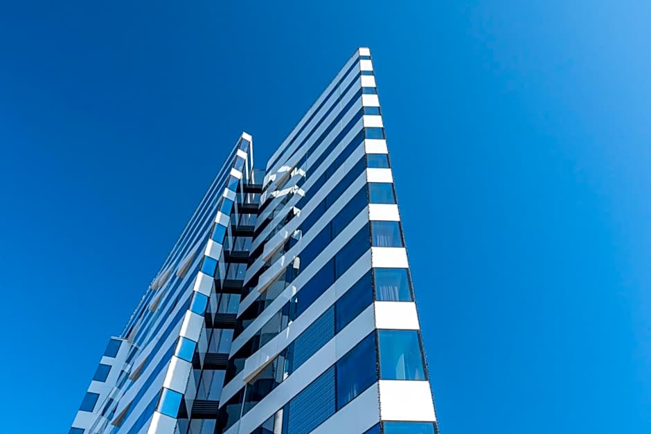 Clarion Hotel The Edge