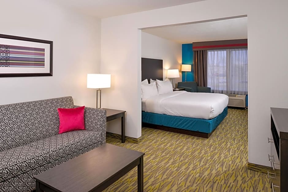 Holiday Inn Express Hotel & Suites Omaha West