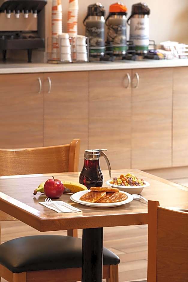 Quality Inn & Suites Windsor