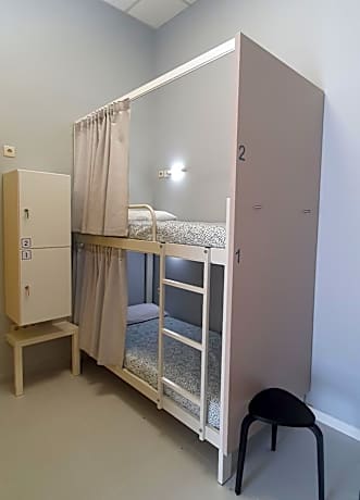 Bunk Bed in Mixed Dormitory Room