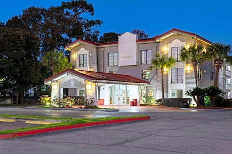 La Quinta Inn & Suites by Wyndham Pensacola