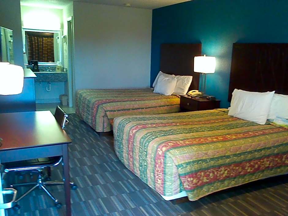 Days Inn by Wyndham Snyder