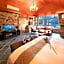 Ming Lu Holiday Hotel