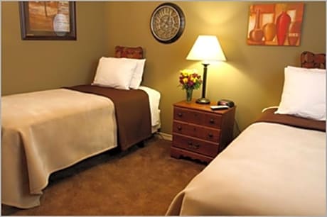 2 Twin Beds, 1-Bedroom, Mobility Accessible Suite, Roll-In Shower, Non-Smoking
