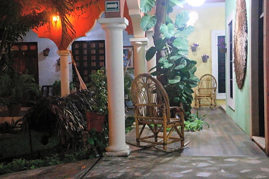 Casa Aluxes Hotel