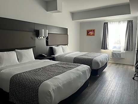 Queen Room with Shower Only - No Pets/Non-Smoking