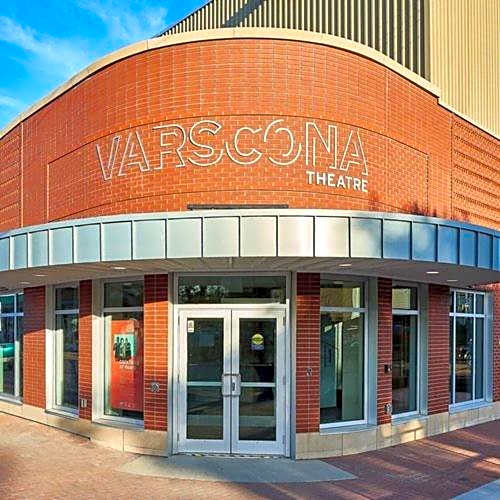 NEW, Euro-Style Suite, Whyte Avenue, AC, Netflix, Sleeps 6!