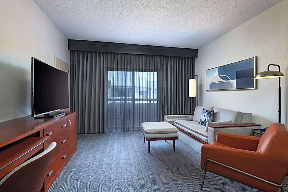 Courtyard by Marriott Dallas Plano Parkway at Preston Road