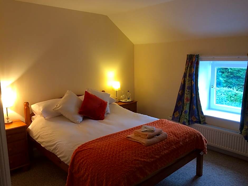 The Village Inn and Kirtle House B&B