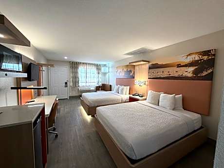 Days Inn by Wyndham Granbury