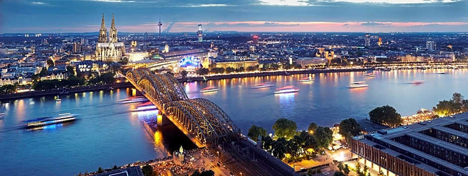 SMARTY Cologne Dom Hotel - Boardinghouse - KONTAKTLOSER SELF CHECK-IN