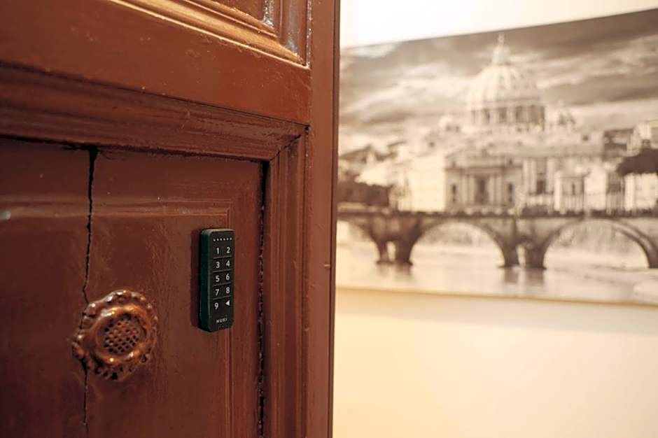 Cardinal Vatican Inn