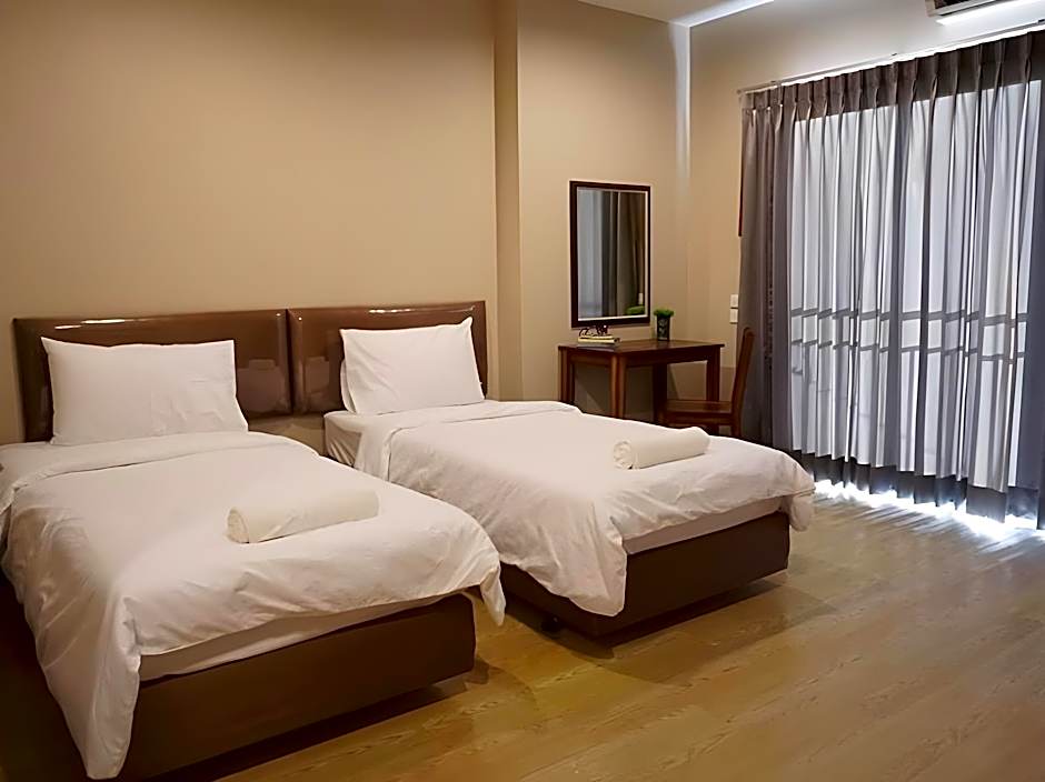 Chompu Nakarin Apartment