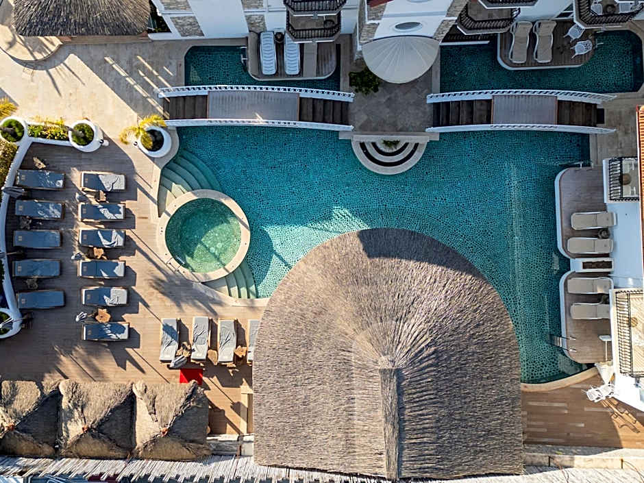 Pinehill Hotel & Suites