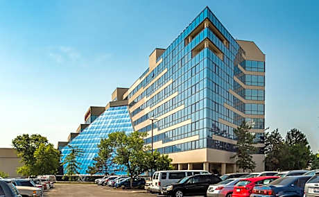 Crowne Plaza Hotel St. Louis Airport by IHG