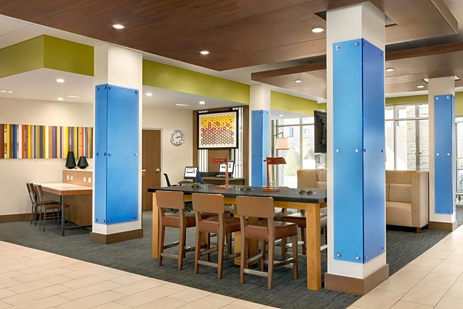 Holiday Inn Express & Suites Salisbury, an IHG Hotel