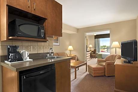 One-Bedroom Queen Suite - Non-Smoking