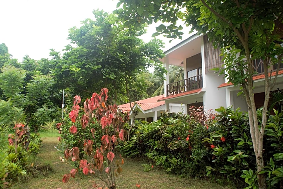 Hotel Exotica Squares