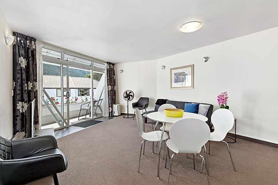 Amity Serviced Apartments