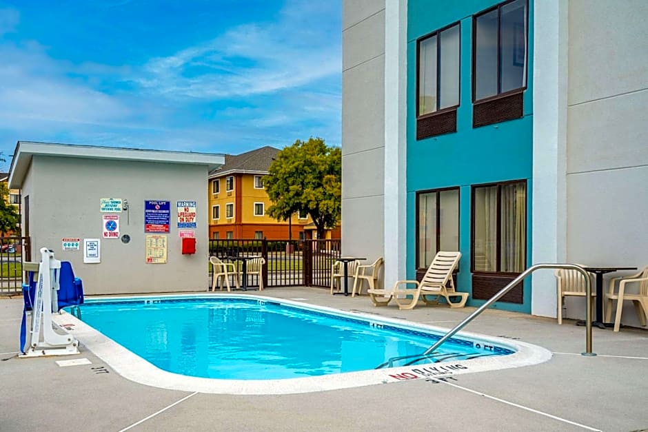 Quality Inn Jacksonville near Camp Lejeune