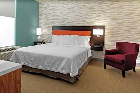 One-Bedroom King Suite - Non-Smoking