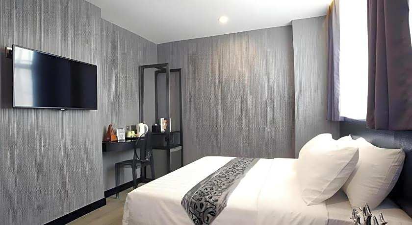 M1 North Point Hotel