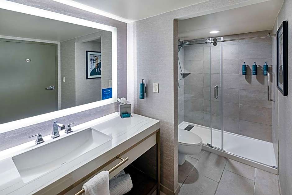 DoubleTree By Hilton Hotel Tulsa-Downtown