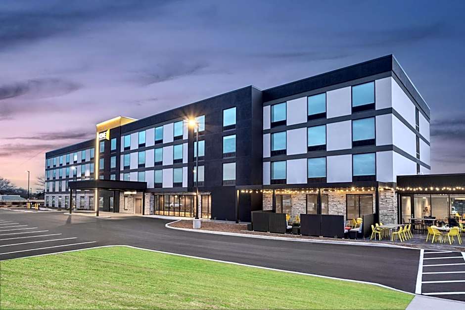 Home2 Suites by Hilton Indianapolis North at Intech Park   