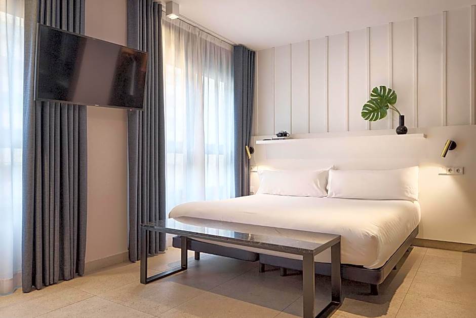 Ramirez Flats Valencia