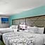 New 2025-Ocean Sands Beach Boutique Inn -Sauna and Saltwater-Mineral Pool until 4AM-Free Beach Bikes and Golf Carts for Famous 