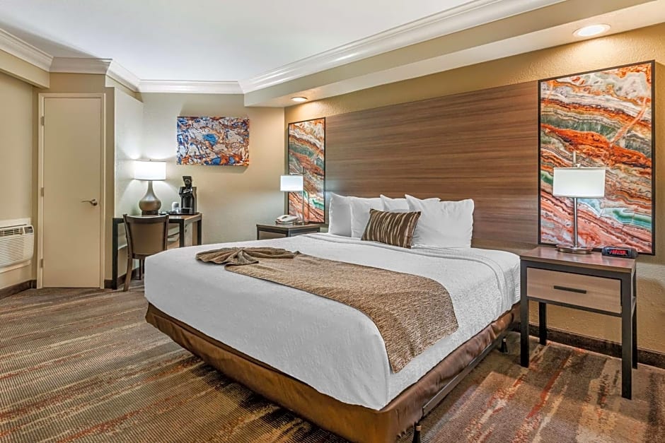 Best Western Plus Wine Country Inn & Suites