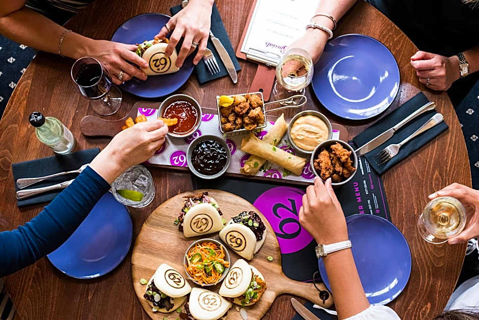 The Royal & Fortescue Hotel