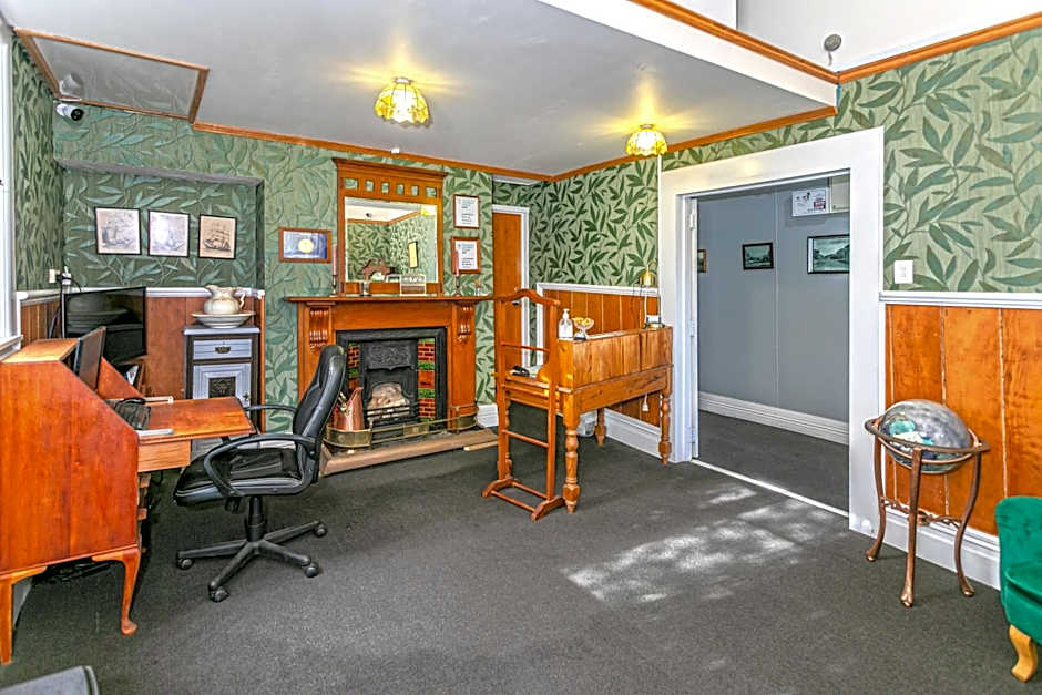 Lady Bowen Bed & Breakfast