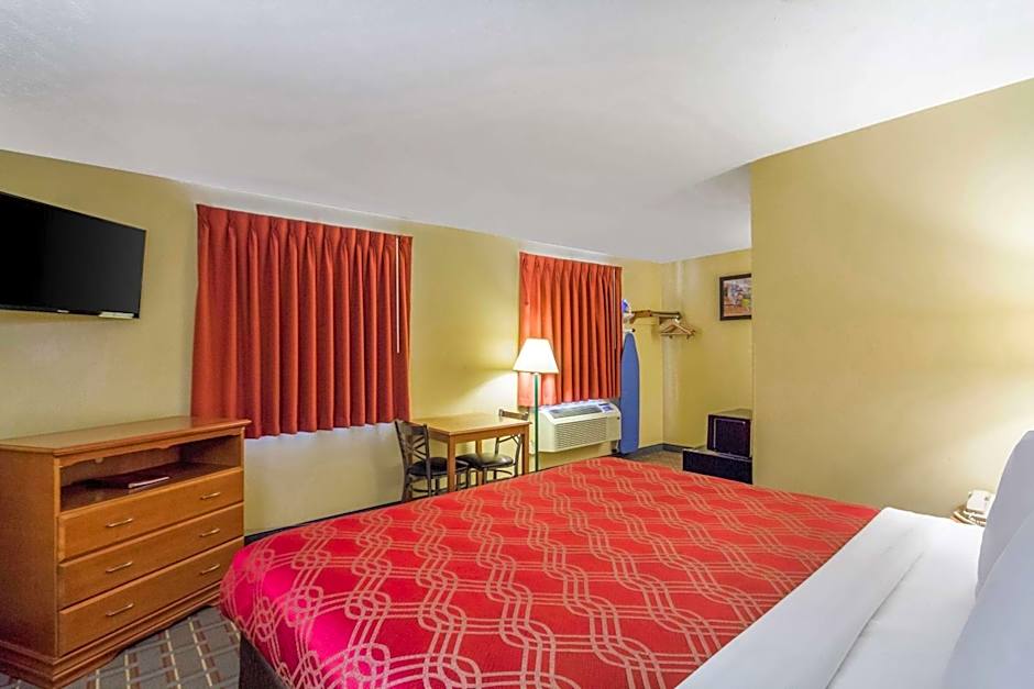 Econo Lodge Lansing - Leavenworth