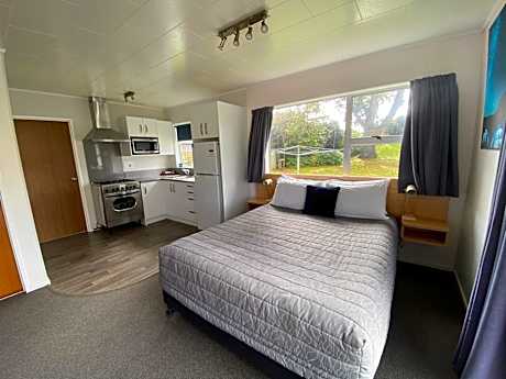 One-Bedroom Apartment (7 Adults)
