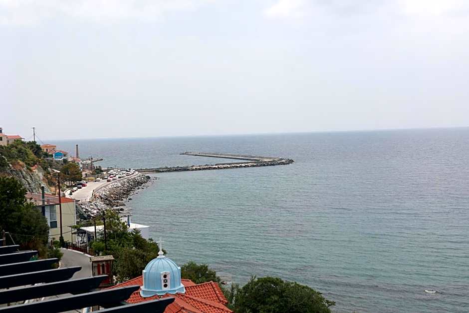 Paris-Irini Studios And Apartments