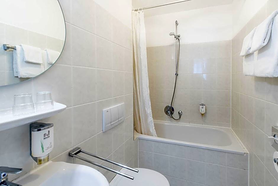 Hotel Leonet