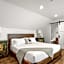 Horsefeathers Hotel