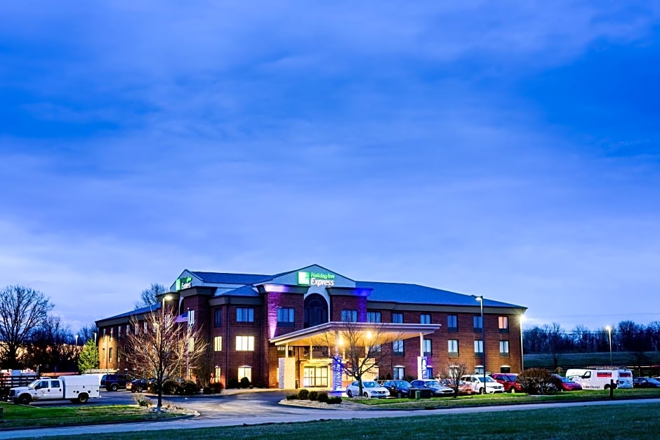 Holiday Inn Express & Suites Shelbyville, an IHG Hotel