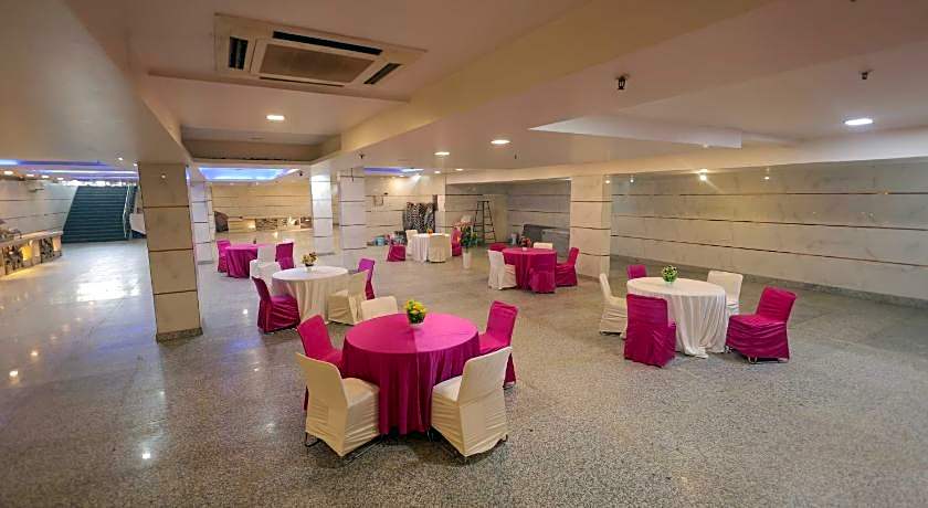 Hotel Krishnam Vrindavan – Near Banke Bihari Temple