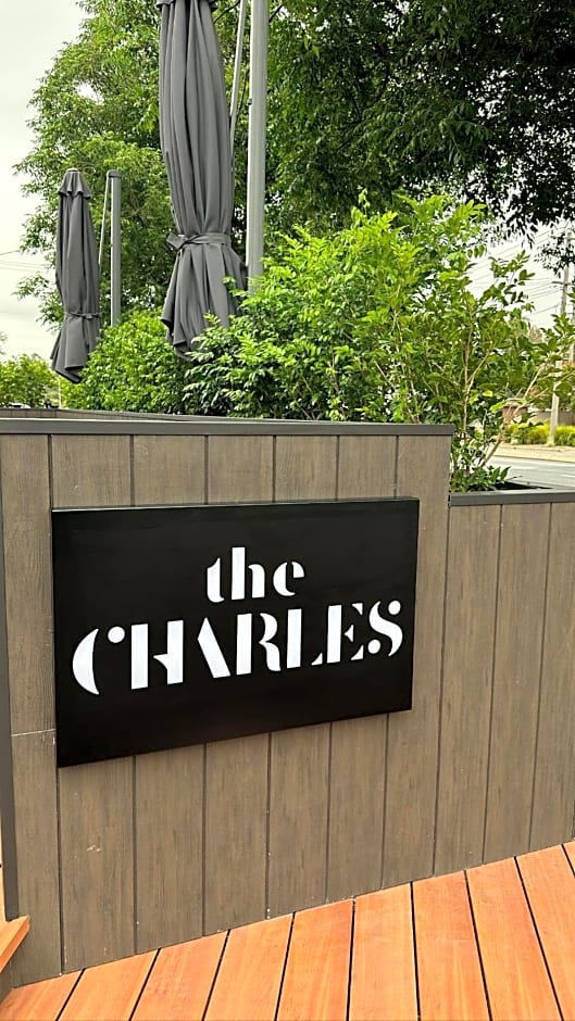 Charles Sturt Suites & Apartments