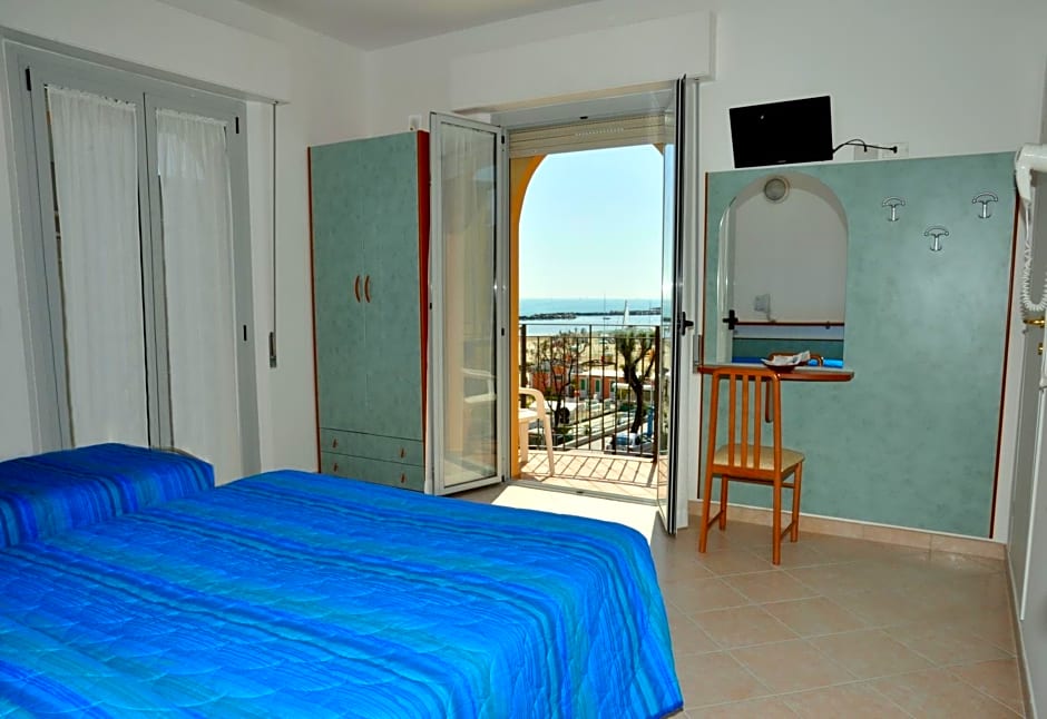 Hotel Holiday Beach