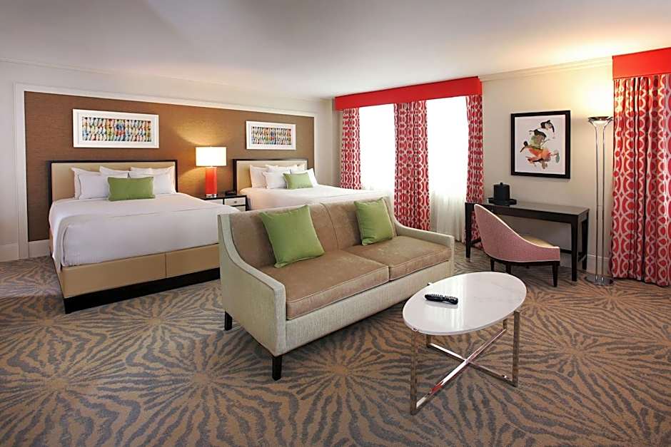 Photo 1 of 4 of Coral 2 Queen Beds Suite, Smoking