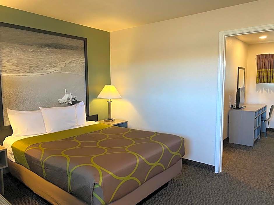 Super 8 by Wyndham Monterey