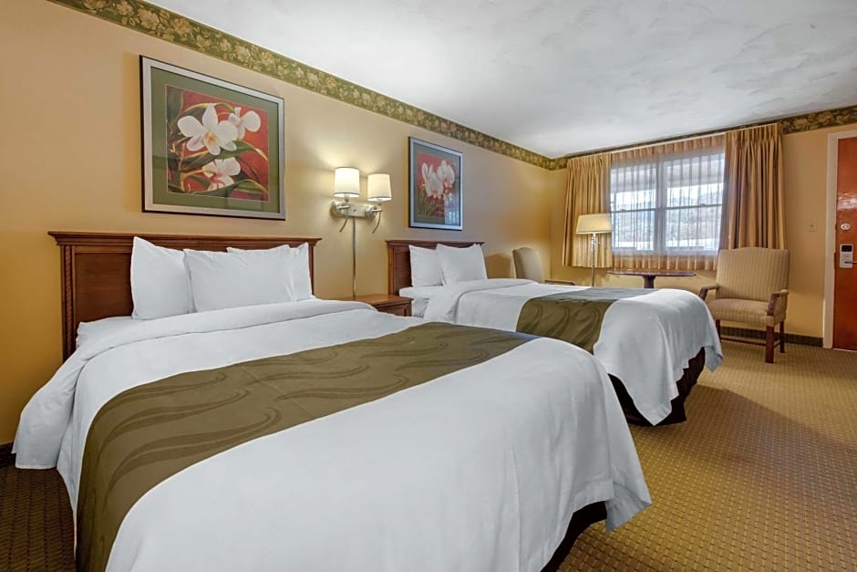 Quality Inn Breeze Manor – Breezewood, PA
