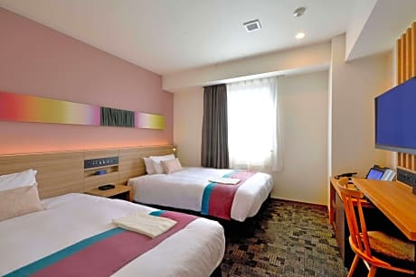2 Single Beds Deluxe